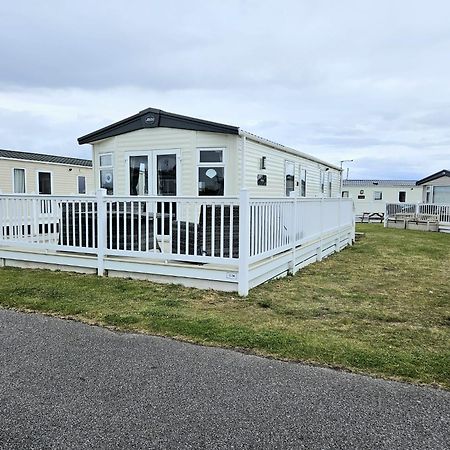 Lolas Lodge Lossiemouth Extérieur photo